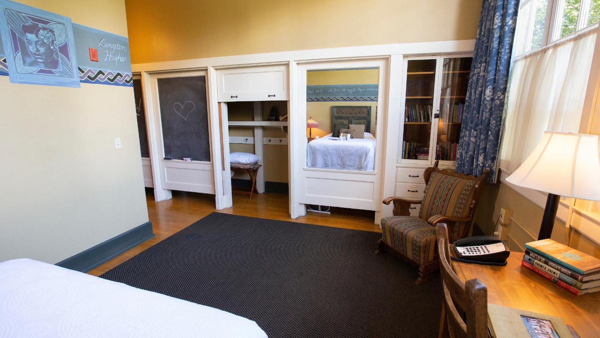 Mcmenamins Kennedy School Hotel Portland Bagian luar foto