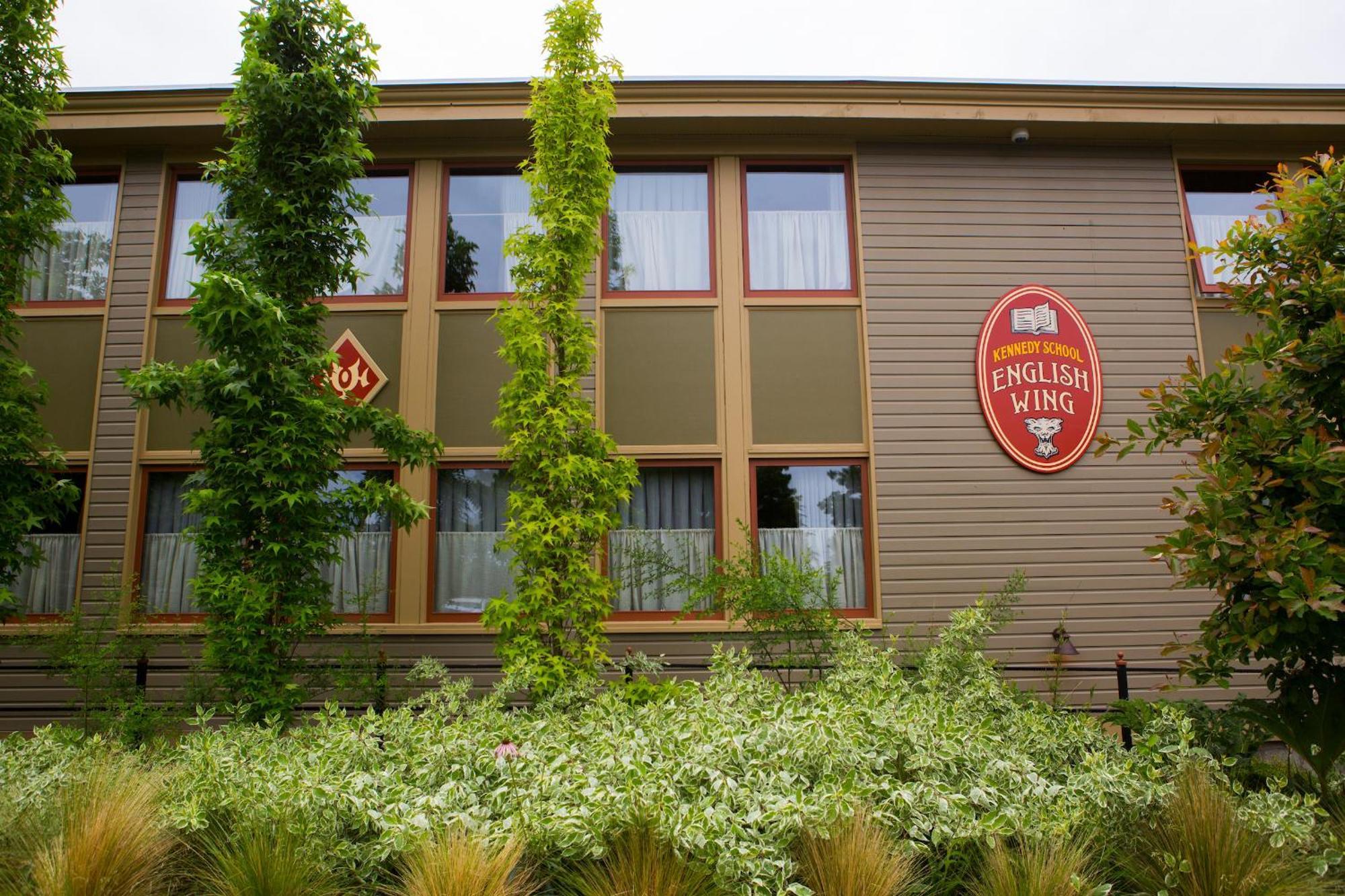 Mcmenamins Kennedy School Hotel Portland Bagian luar foto