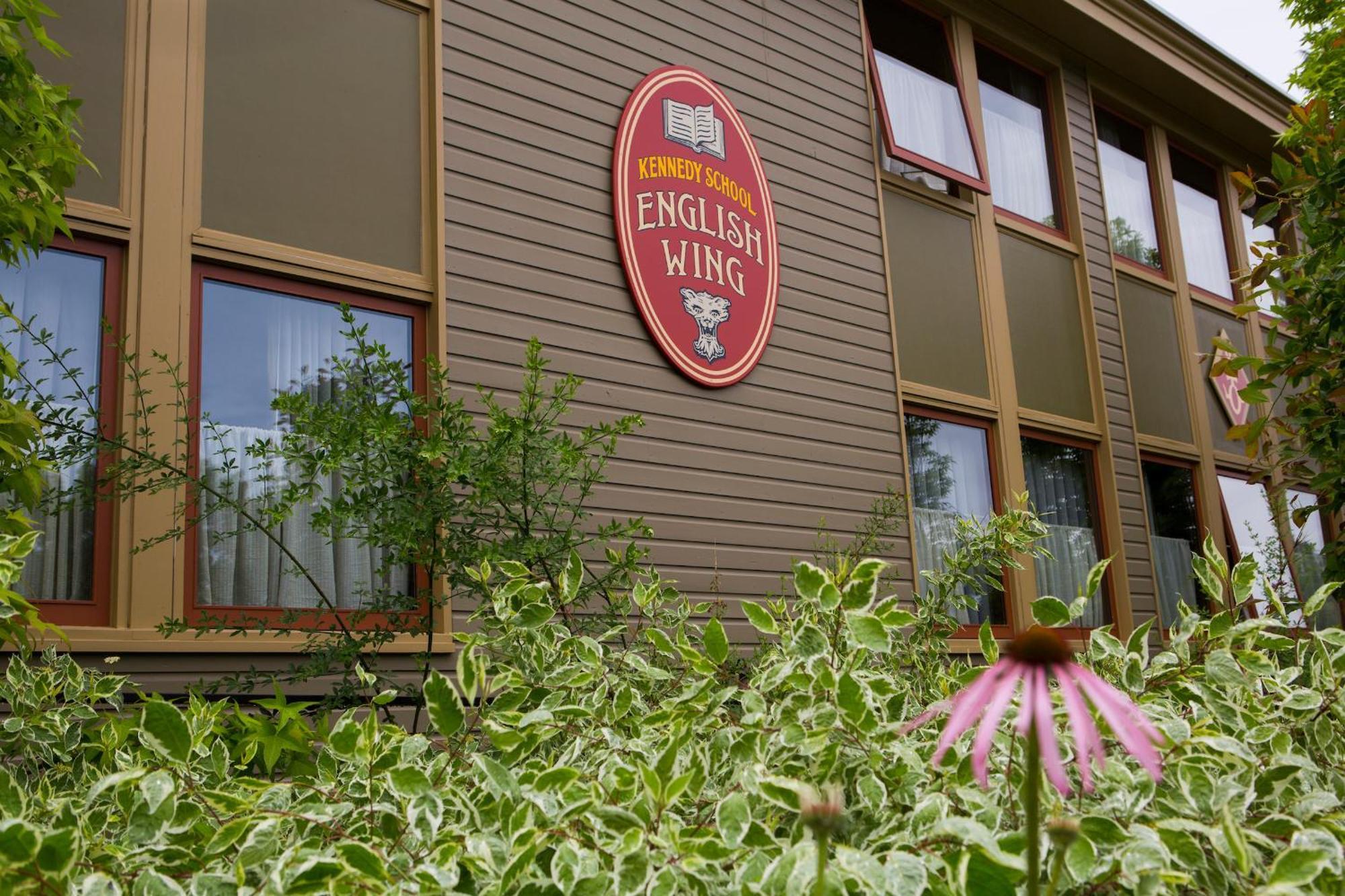 Mcmenamins Kennedy School Hotel Portland Bagian luar foto