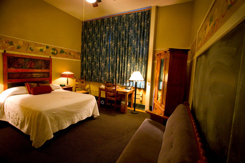 Mcmenamins Kennedy School Hotel Portland Bagian luar foto