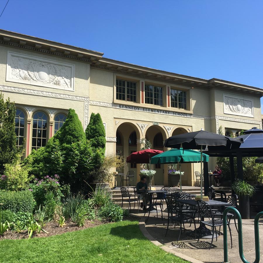 Mcmenamins Kennedy School Hotel Portland Bagian luar foto
