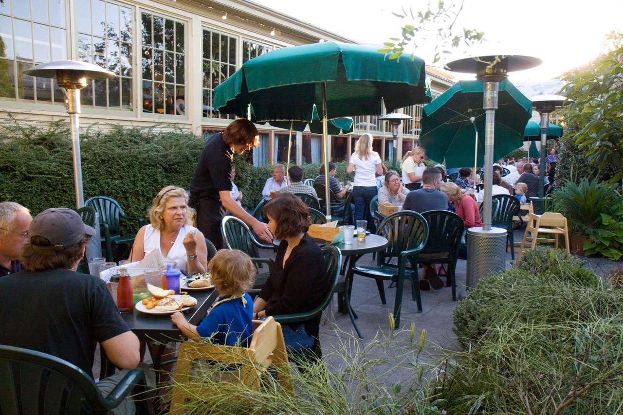 Mcmenamins Kennedy School Hotel Portland Bagian luar foto