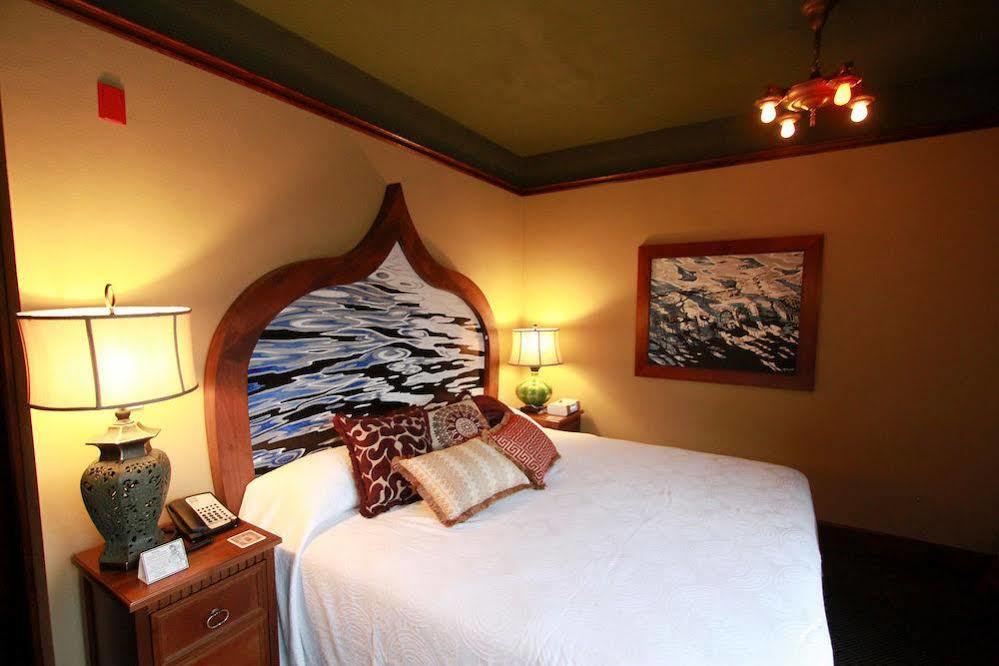 Mcmenamins Kennedy School Hotel Portland Bagian luar foto