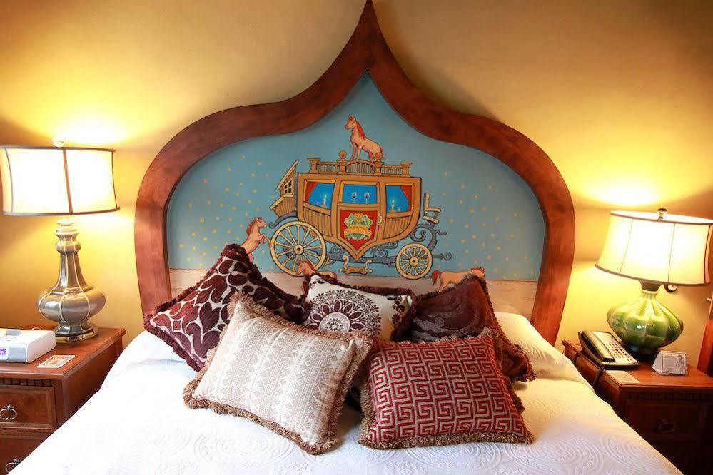 Mcmenamins Kennedy School Hotel Portland Bagian luar foto